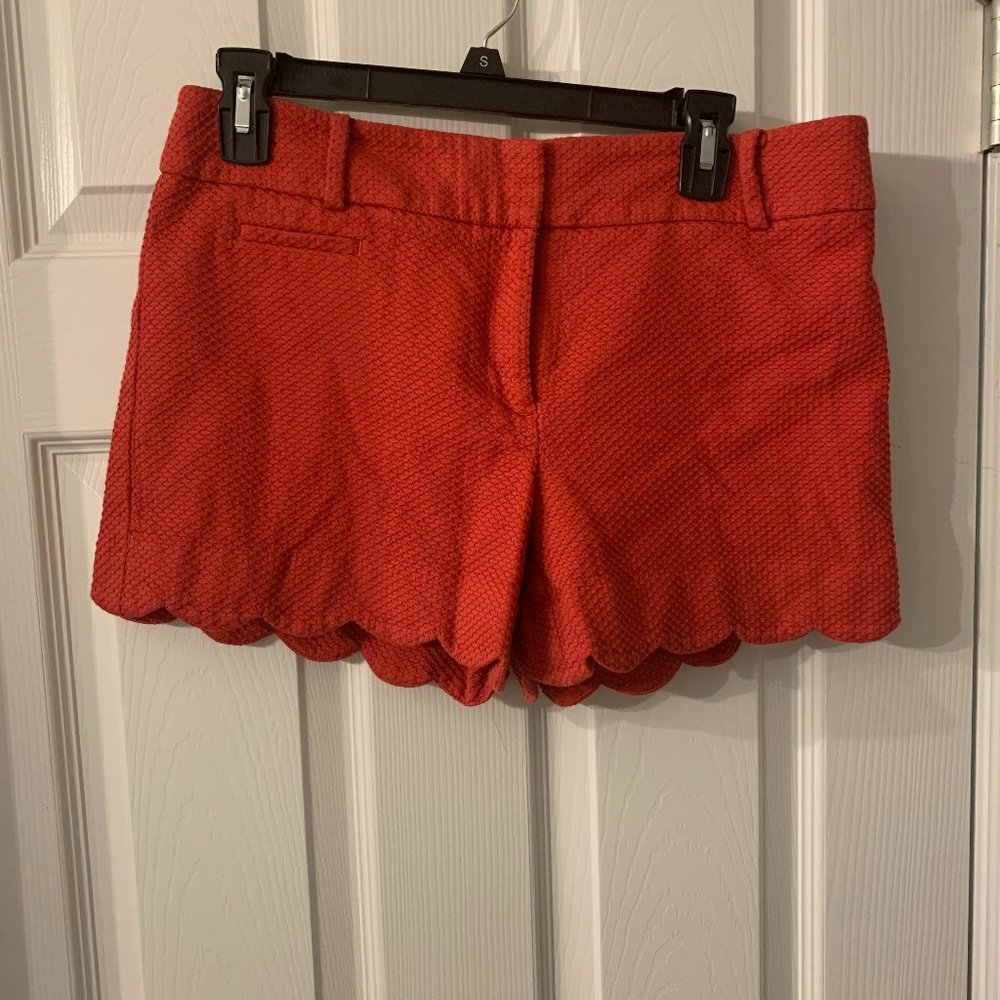 LOFT Outlet Scalloped 4" Short - Size 6